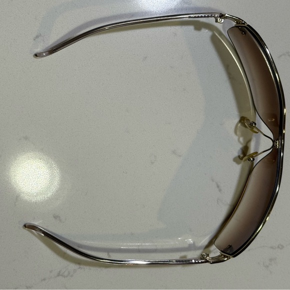 Guess Women's Y2K Vintage 2008 Sunglasses - Picture 6 of 10